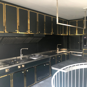 Cuisinière professionnelle sur mesure pour cuisine ouverte de restaurant, suite monobloc, équipement hôtelier commercial, résistant à la corrosion - Product Image 5