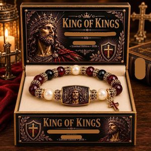 Bracciale con perline Faith da donna, con ciondolo a croce e dettaglio a barra in calcedonio 'Re dei Re', gioiello da polso religioso per uso quotidiano - Product Image 1