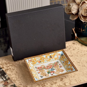 Cenicero de Cerámica Estilo Americano para Escritorio, Diseño Cuadrado de Gran Diámetro con Cuatro Ranuras y Base Antideslizante, Regalo para el Hogar - Product Image 1