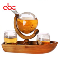 Vente en gros de verre rotatif en forme de voilier barboteur de vin bouteille artisanale pot de fermentation de forme spéciale instrument de terre diviseur de liqueur
