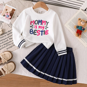 Set Moda 2 Pezzi per <span class=keywords><strong>Bambina</strong></span>: <span class=keywords><strong>Felpa</strong></span> <span class=keywords><strong>Bianca</strong></span> con Scritta + Gonna Plissettata Blu Navy - Product Image 1