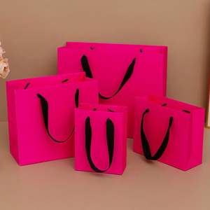 Sacs en papier économiques personnalisables avec votre logo pour boutiques de vêtements, emballages cadeaux, sacs en papier à poignée - Product Image 3