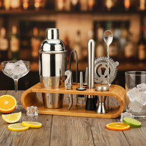 Kit de Barman: Juego de 10 Herramientas de Bar con Elegante Soporte de Bambú, Kit de Coctelería Perfecto para el Hogar y Juego de Coctelera para Martini - Product Image 2
