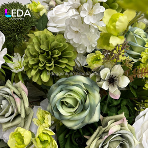 Bola de Flores Artificiales de Seda de Alta Calidad Hecha a Mano por LEDA, 60 cm, Decoración para Centros de Mesa de Boda y Eventos - Product Image 2