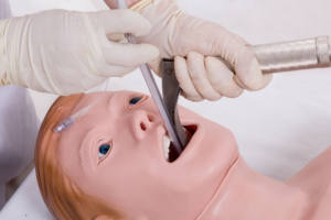 Manekin Pelatihan <span class=keywords><strong>CPR</strong></span> dan Intubasi GD/J158-A (Dewasa) Tanpa Alarm Elektronik dan Pengontrol <span class=keywords><strong>CPR</strong></span> - Product Image 3