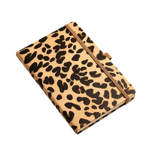 Quaderno A5 con logo personalizzato, stampa leopardata, copertina rigida in similpelle PU, elastico, righe spesse, regalo per studenti, vendita all'ingrosso. - Product Image 2