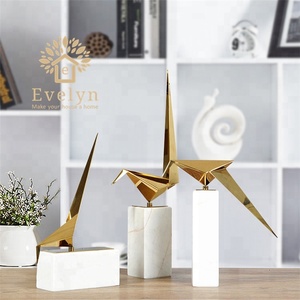Ornements à la mode populaires Base en marbre classique en acier inoxydable petit oiseau en métal Animal pour décor de table intérieur - Product Image 2