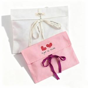 Pochette à cordon en coton biologique, écologique, durable, personnalisable, pour vêtements, chaussures, cadeaux, avec logo imprimé - Product Image 1