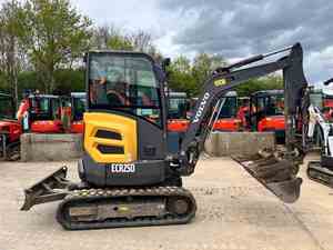Excavatrice Volvo ECR25D d'occasion à prix réduit, provenance Suède |   Excavatrice de 2 tonnes | Importé de Suède, faible nombre d'heures de travail, prix compétitif - Product Image 5