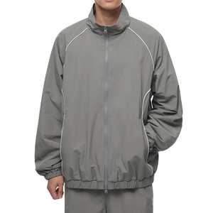 Veste de survêtement Healy pour homme, noire, légère, en polyester, entièrement zippée, design sportif, séchage rapide, coupe classique, couleur unie, logo sur le devant - Product Image 4