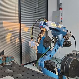 Robot de soudage MIG à 6 axes Portée 1440 mm avec machine de soudage RD350S Robot de soudage AR1440 - Product Image 4