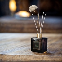 Diffuseur d'huile de parfum sans flamme à haute concentration, non toxique, écologique et personnalisable, désodorisant à roseau, motif de bouteille en verre