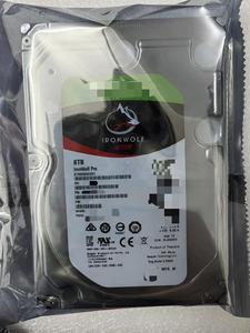 Disque dur NAS IronWolf Pro 8 To, 3,5 pouces, SATA, interne, 7200 tr/min, 256 Mo, pour l'extension de stockage ST8000NE001 - Product Image 4