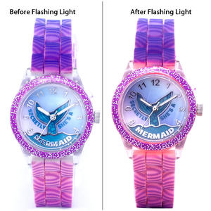 BOMAXE Muñeca Personalizada Dibujos Animados Plástico Niña Colorido Niño Personaje Precios Muestra Gratis Silicona Diseñador Flash Luz Niños Reloj - Product Image 2
