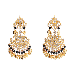 Boucles d'oreilles pendantes plaquées or d'inspiration luxueuse avec ornements de perles, base en alliage pour les fêtes et les mariages, style ethnique, mode féminine - Product Image 1