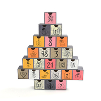 Boîte cosmétique réutilisable faite à la main avec compte à rebours de 24 jours Emballage de boîte-cadeau de calendrier de l'avent de Noël