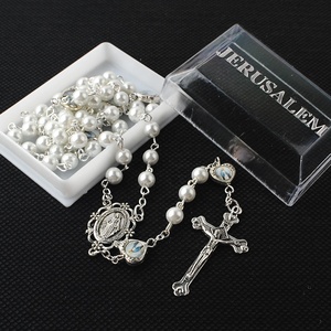 Rosario della Terra Santa con Perle da 6 mm e Perline Metalliche a Forma di Cuore, in Scatola Rettangolare di Plastica con Stampa Gerusalemme - Product Image 5