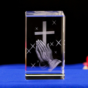 NOUVEAU Jésus Croix en cristal gravée au laser 3D <span class=keywords><strong>Cube</strong></span> en cristal <span class=keywords><strong>personnalisé</strong></span> Photo gravée sur <span class=keywords><strong>verre</strong></span> <span class=keywords><strong>Cube</strong></span> en cristal - Product Image 3