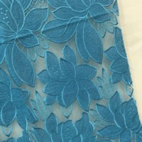 Tissu en dentelle guipure tulle à double couche, personnalisable en plusieurs couleurs, avec broderie laser et motifs floraux ajourés.