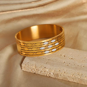 Bracciale di Gioielleria alla Moda Antiossidante, Vendita all'Ingrosso, Bracciale Grande in Acciaio Inossidabile Placcato Oro 18K con Zirconi Ovali Cavi per Donne - Product Image 2