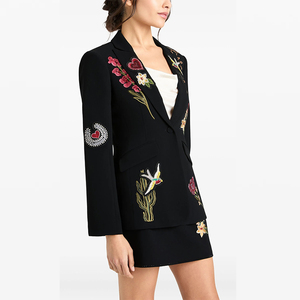 Blazer Negro Personalizable para <span class=keywords><strong>Mujer</strong></span>, Adornado con Bordado Floral de Corazón y Pájaro - Product Image 2