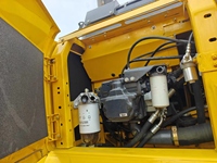 Excavatrice sur chenilles hydraulique Komatsu PC200-8 d'occasion de 20 tonnes d'origine japonaise avec composants POCLAIN, moteur et transmission - Vente d'occasion