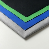 Tissu en fibre de verre enduit de PU -70°C à +1200°C, isolation thermique ignifuge avec service de découpe pour usage industriel