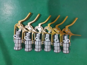 Boquilla de llenado de varias válvulas Lpg de buena calidad, cabezal de llenado de butano y propano para máquina de llenado de cilindros de Lpg - Product Image 2
