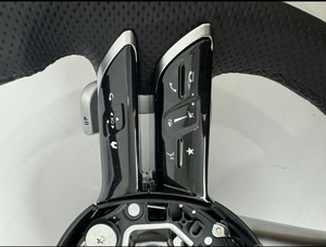 Volant en cuir personnalisé pour Mercedes AMG W223 W213 206 W222 GLC X253 C253 <span class=keywords><strong>CLA</strong></span> W117 Volant en cuir perforé - Product Image 2