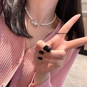 <span class=keywords><strong>Collana</strong></span> Saturno <span class=keywords><strong>di</strong></span> Alta Qualità con <span class=keywords><strong>Perle</strong></span> <span class=keywords><strong>Finte</strong></span> Bianche Rotonde, Girocollo da Donna <span class=keywords><strong>di</strong></span> Lusso Leggero Elettroplaccato, Catena per Clavicola Resistente allo Sbiadimento - Product Image 4