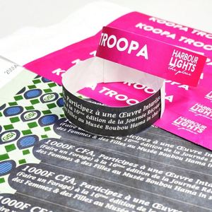Pulsera Deportiva Personalizada de Tyvek y Vinilo, Impermeable, con Código QR, para Eventos - Product Image 2