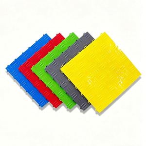 Dalles de sol en plastique emboîtables carrées texturées antidérapantes imperméables pour garage, abri, intérieur – Tapis de sol modulaires colorés - Product Image 1