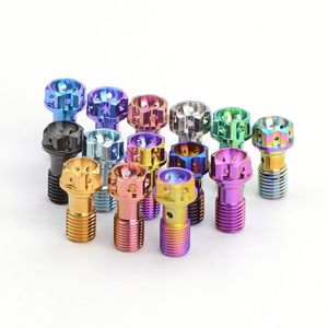 Écrou de moyeu de roue de camion en oxyde noir, grade haute résistance 10.9 12.9, matériau 35CrMo 40CrMo 10B21 - Product Image 1