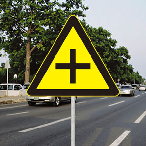 Panneaux de sécurité routière en alliage d'aluminium de qualité technique <span class=keywords><strong>Film</strong></span> réfléchissant Panneau de signalisation routière Triangle Utilisation routière - Product Image 1