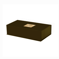 Boîtes d'emballage de luxe personnalisées avec laminage mat, boîtes rigides en carton, fermeture magnétique, boîte cadeau avec insert en mousse pour 10 petites bouteilles