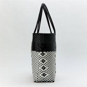 Sac fourre-tout en plastique recyclé tissé à la <span class=keywords><strong>main</strong></span> <span class=keywords><strong>personnalisé</strong></span> pour le marché - Product Image 3