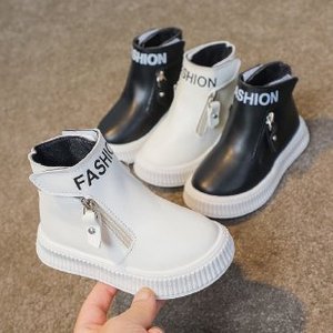 最新款式秋季儿童 PU 鞋子字母印花时尚靴子男女童 - Product Image 5
