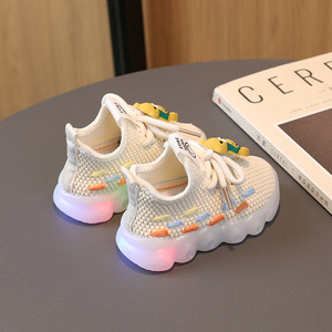 Nouvelles chaussures LED Casual Lovers Femme <span class=keywords><strong>Baskets</strong></span> pour enfants <span class=keywords><strong>Baskets</strong></span> lumineuses avec semelle légère Chaussures lumineuses Garçons et filles - Product Image 3