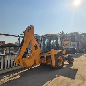 Chargeuse sur pneus d'occasion, rétrocaveuse 4x4 3cx, mini tracteur JCB 3cx avec chargeur frontal - Product Image 5