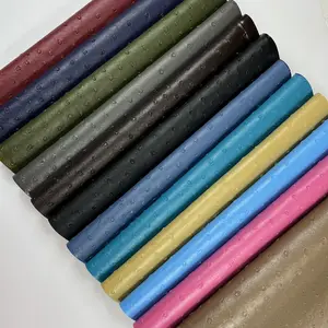 Produits de vente chauds matériau spécial gaufrage processus motif d'autruche cuir PVC pour sacs chaussures
