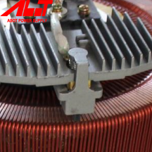 Abot Servo Moto Type Régulateur 10kva 15kva 30kva 60kva 80kva AVR 15 <span class=keywords><strong>kw</strong></span> 3 Phase AC Stabilisateur de tension pour l'utilisation de la machine CNC - Product Image 4