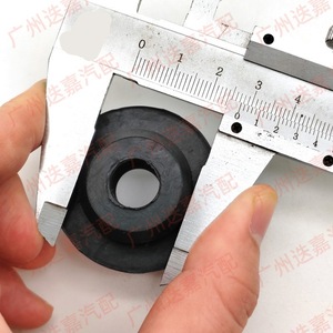 ยางรองแท่นเครื่อง Vauxhall Opel Baic รุ่น 90091989 สำหรับอินเตอร์คูลเลอร์ ถังน้ำ และบล็อกกันสั่น - Product Image 4
