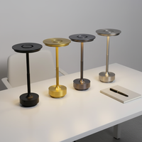 Lampe de bureau LED moderne rechargeable à commande tactile, idéale pour hôtels, bars et tables basses – Lumière décorative électroplaquée sur batterie – Grande Vente
