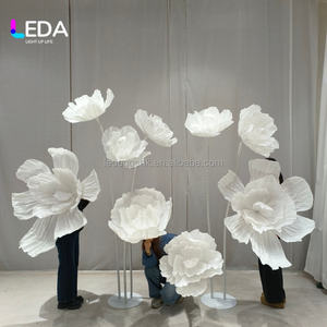 Grandes fleurs en papier artificielles LEDA, accessoires floraux géants, centre de table, vitrine de fleuriste pour la décoration de fêtes, mariages et scènes - Product Image 1