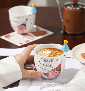 Tasses à café à main en céramique mignonnes et créatives cadeaux <span class=keywords><strong>de</strong></span> Noël haute valeur pour l'argent maison utilisé Couple dessin animé et tasse pour enfants - Product Image 3