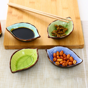 Nuovo piatto piccolo in ceramica per uso domestico glassa ghiacciata salsa per immersione in ceramica salsa di soia piattino a forma di foglia piatto per condimento a forma di foglia - Product Image 2
