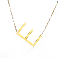 Clavicule populaire avec chaîne ne se décolore pas 26 pendentif lettre nom anglais accessoires de collier pour femmes en acier inoxydable