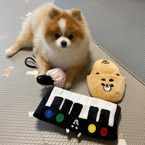 Jouet à mâcher pour chien en peluche, résistant aux morsures, en forme de pantoufle, éco-responsable, avec sifflet, prix de gros - Product Image 4