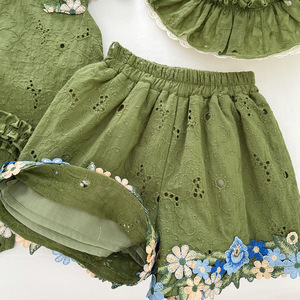 Ensemble d'été pour filles Nouveauté 2026 – Haut en dentelle et short – Style vacances pour petites filles – Ensemble deux pièces – Vente en gros pour les filles branchées - Product Image 5