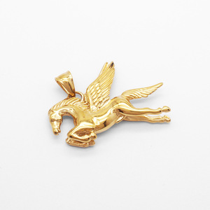 Wing pegaus Saint <span class=keywords><strong>Seiya</strong></span> สร้อยคอเครื่องประดับแฟชั่นจี้สแตนเลส PVD กันน้ำสำหรับผู้ชายขายส่ง - Product Image 5